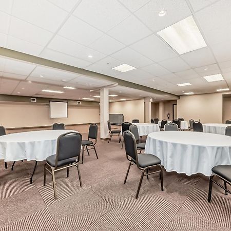 Grande Cache Inn & Suites Esterno foto
