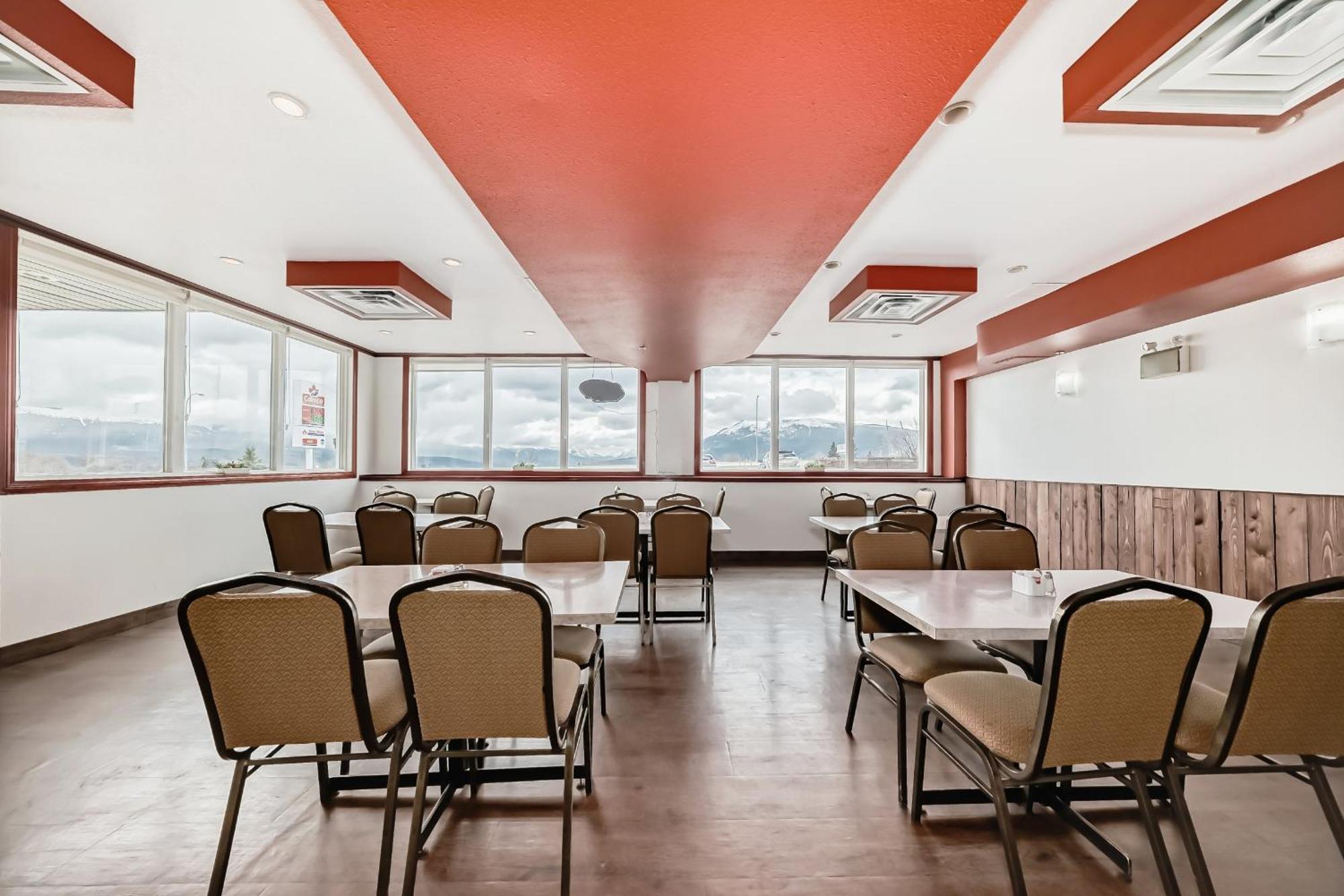 Grande Cache Inn & Suites Esterno foto