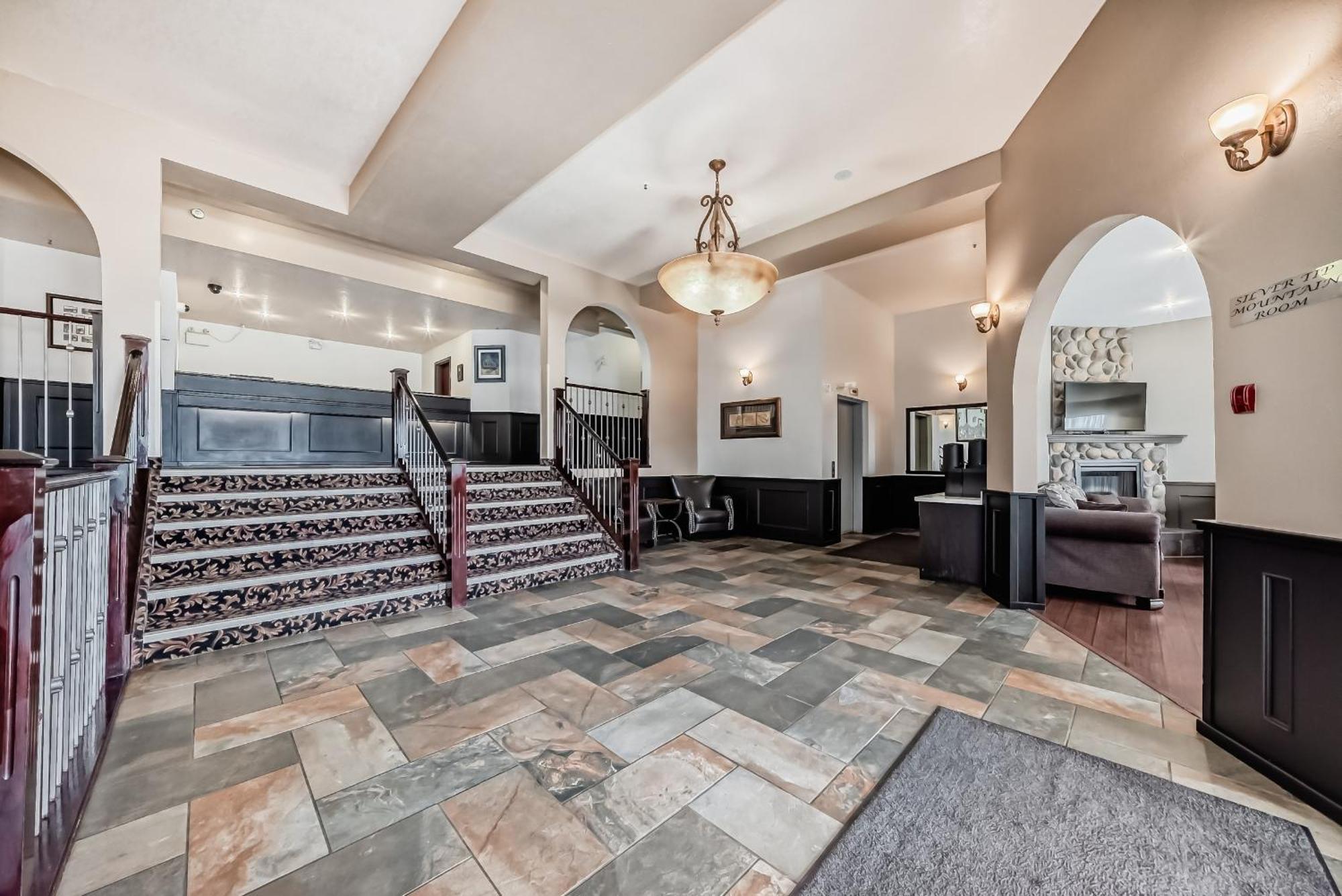 Grande Cache Inn & Suites Esterno foto