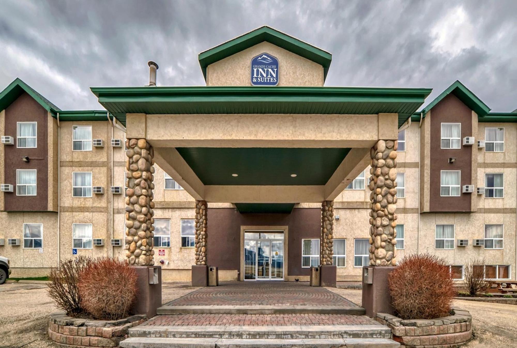 Grande Cache Inn & Suites Esterno foto