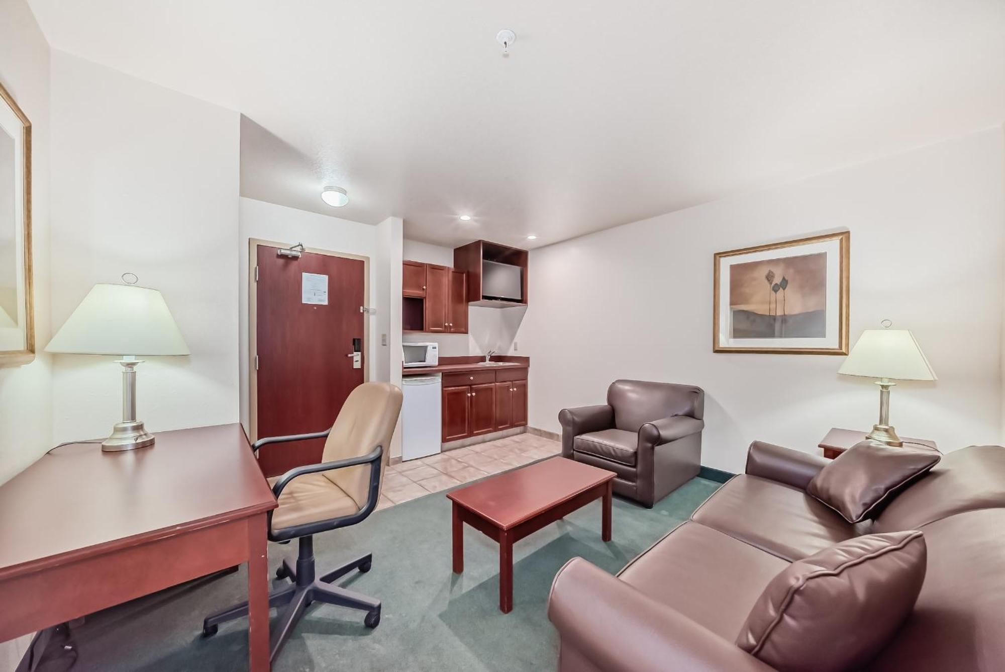 Grande Cache Inn & Suites Esterno foto
